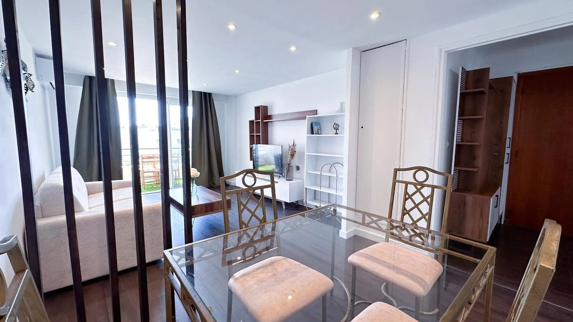 Poincare 4 - Lumineux, Renove, Central Et Calme A Juan Les Pins Antibes Apartment